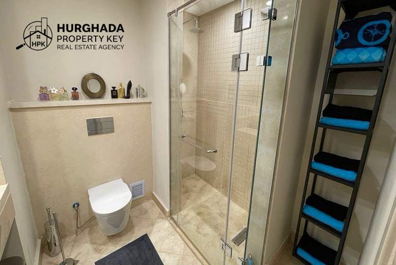 Роскошная меблированная квартира с 2 спальнями в Mangroovy, Эль-Гуна – вид на бассейн и частный сад